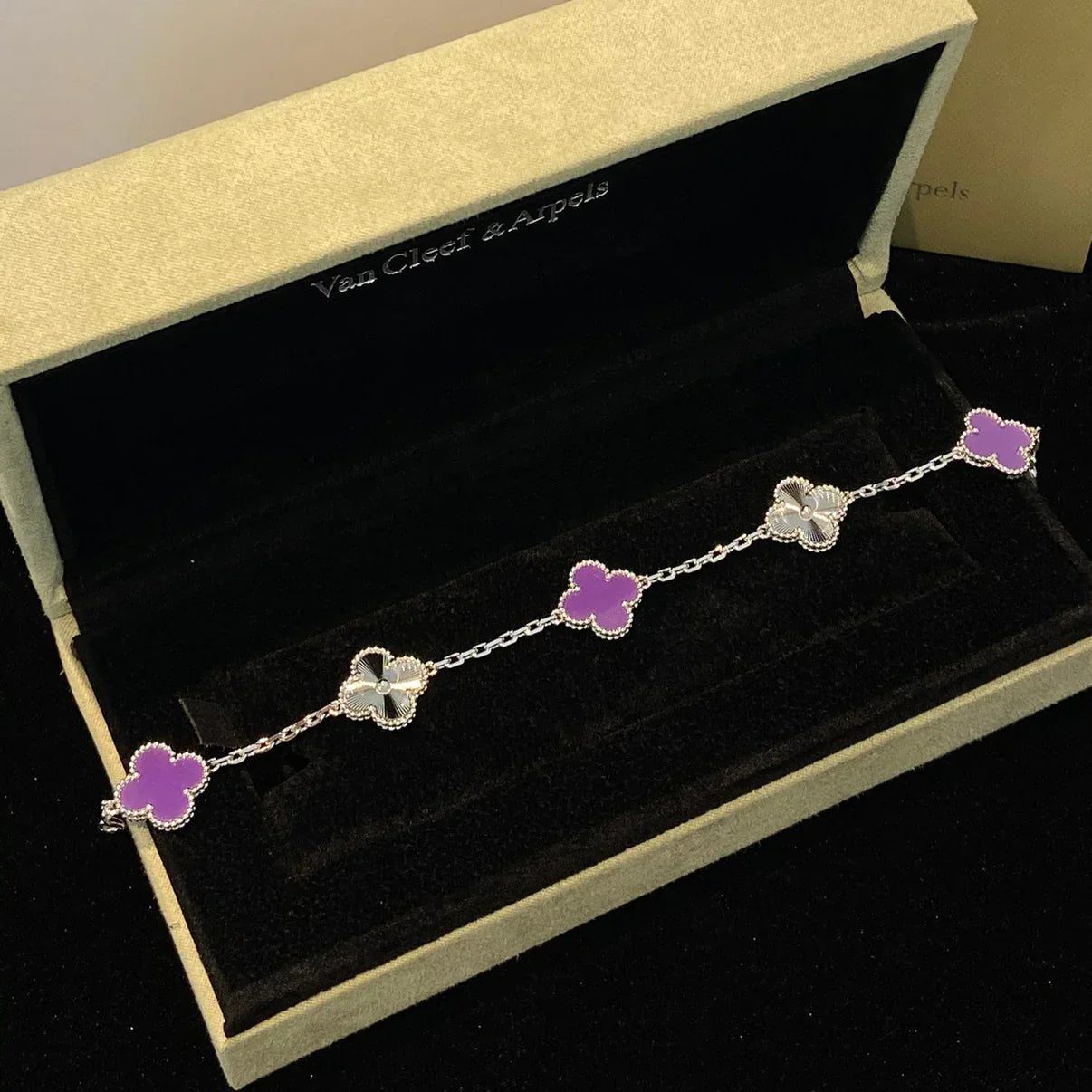 Van Cleef & Arpels CLOVER 5 MOTIF VIOLET BRACELET COLLECTION - Image 11