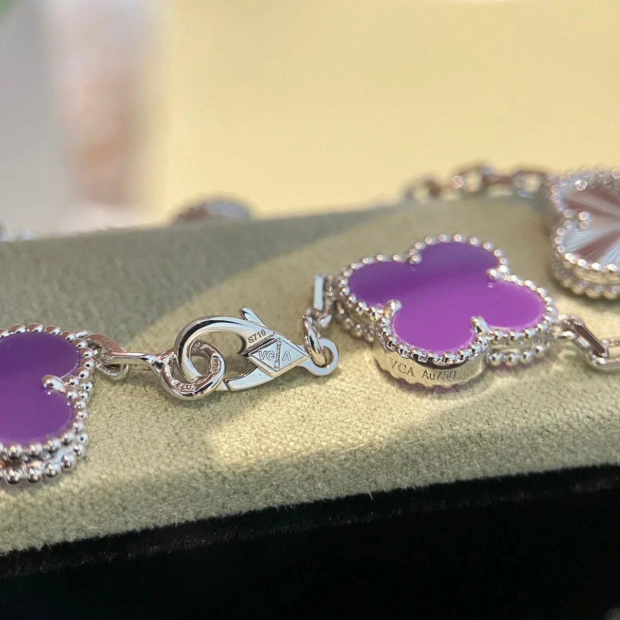 Van Cleef & Arpels CLOVER 5 MOTIF VIOLET BRACELET COLLECTION - Image 16