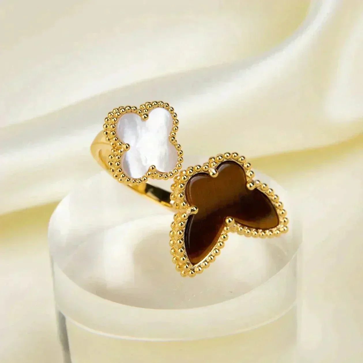 Van Cleef & Arpels LUCKY BETWEEN THE FINGER RING - Image 2