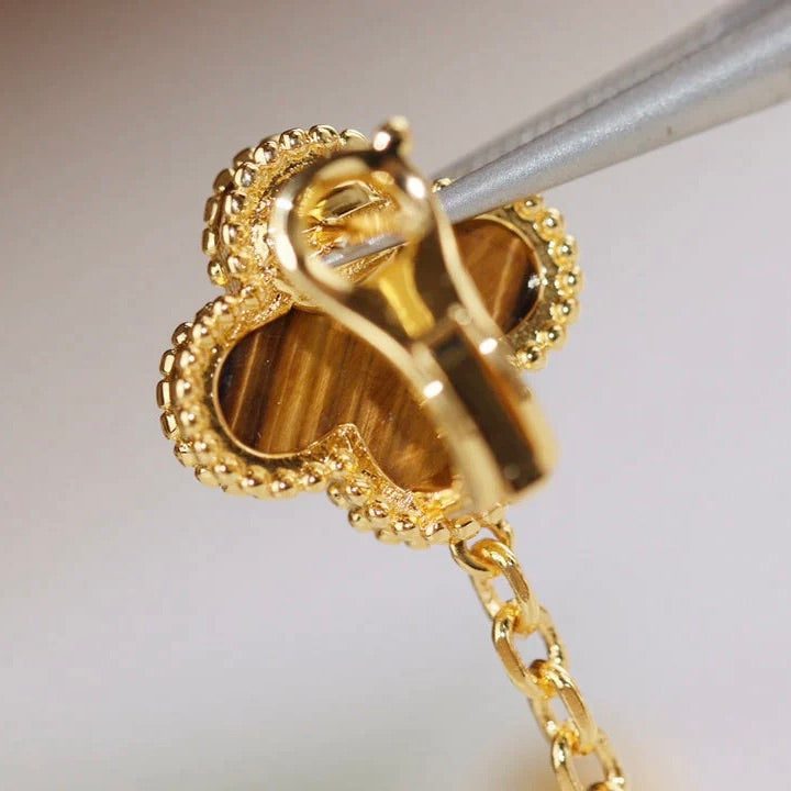 Van Cleef & Arpels CLOVER 2 MOTIF TIGER EYE CARNELIAN EARRINGS - Image 9