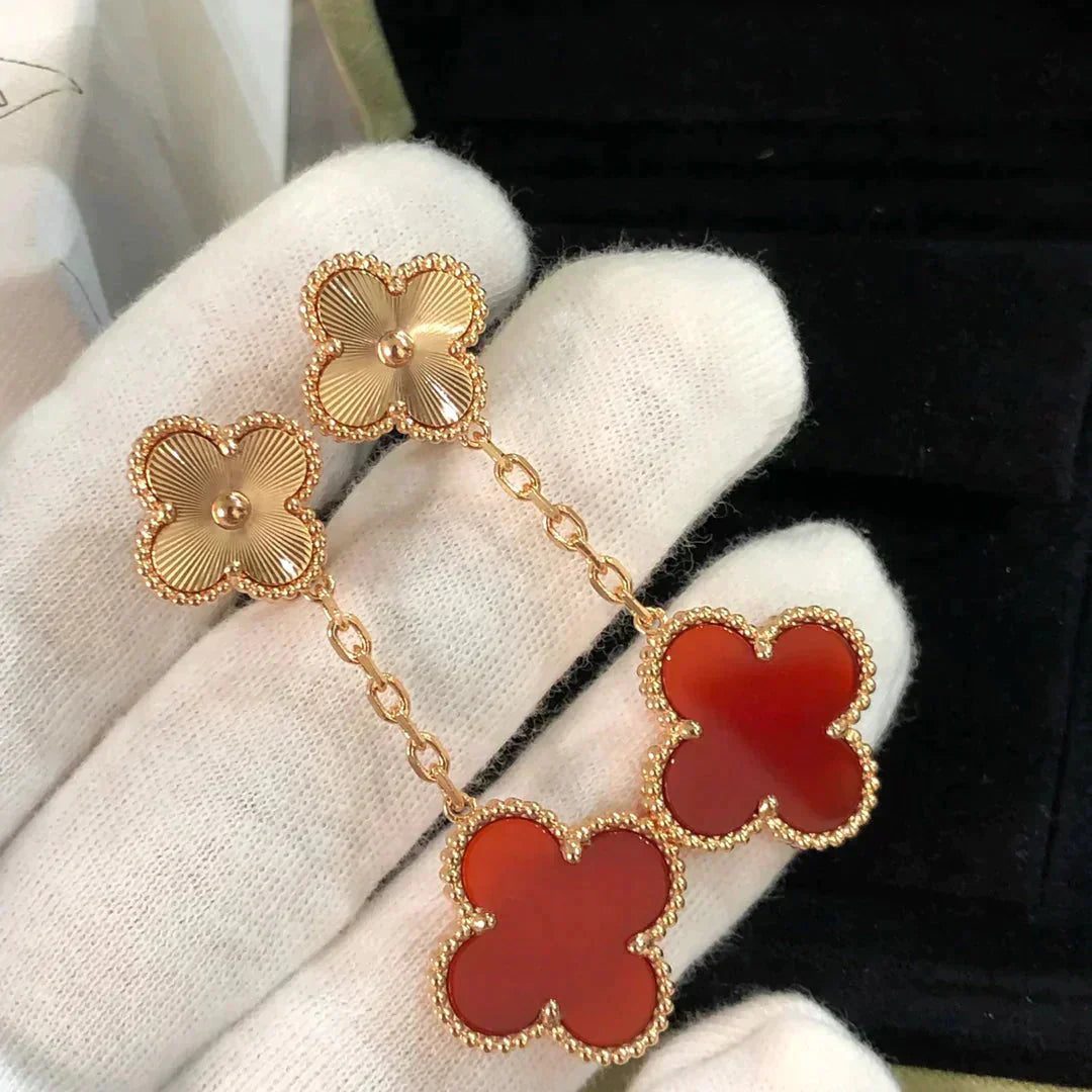 Van Cleef & Arpels CLOVER 2 MOTIF LASER CARNELIAN EARRINGS - Image 3