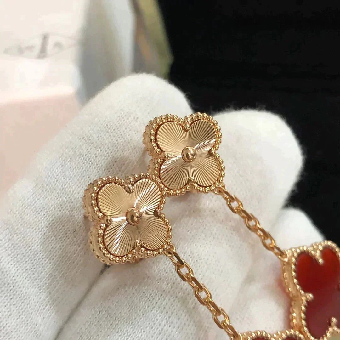 Van Cleef & Arpels CLOVER 2 MOTIF LASER CARNELIAN EARRINGS - Image 5