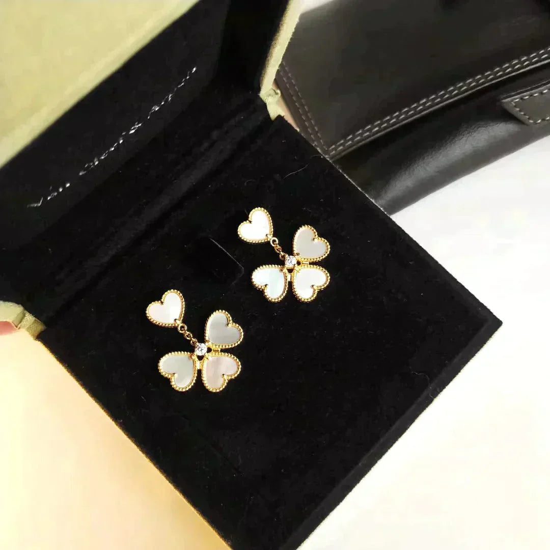 Van Cleef & Arpels CLOVER SWEET WHITE MOP EARRINGS - Image 5