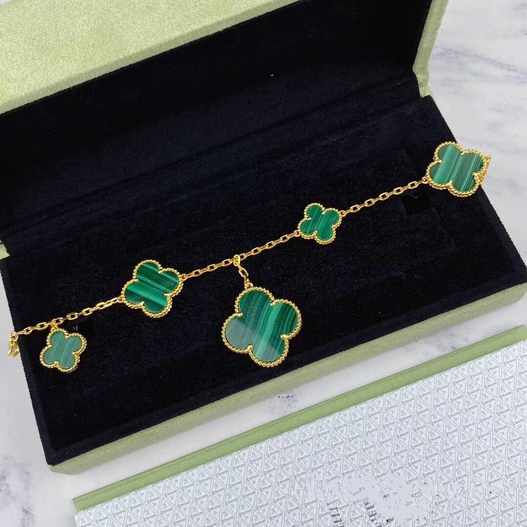 Van Cleef & Arpels MAGIC CLOVER MALACHITE GOLD BRACELET 5 MOTIFS - Image 3