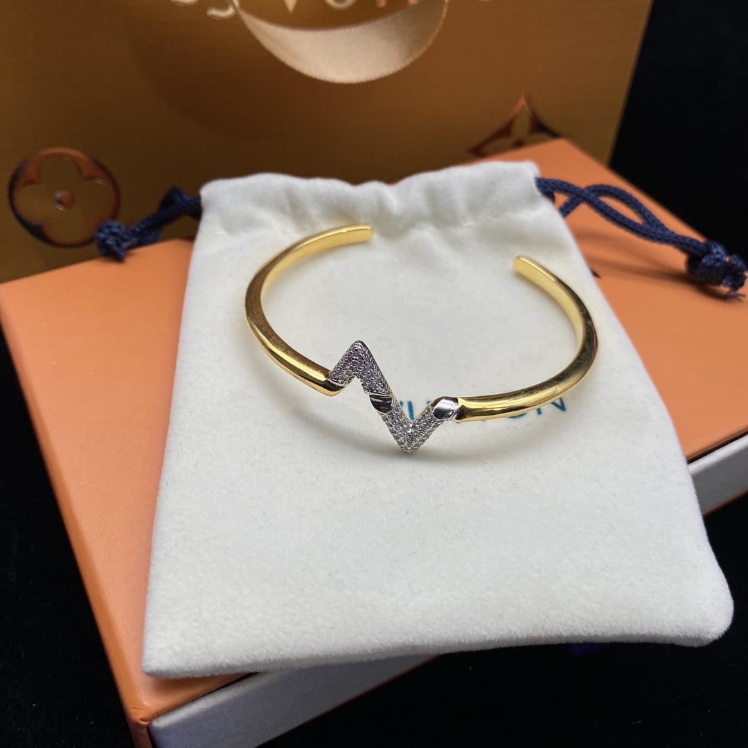 Louis Vuitton VOLTE UPSITE DOWN DIAMOND GOLD OPEN BRACELET - Image 2