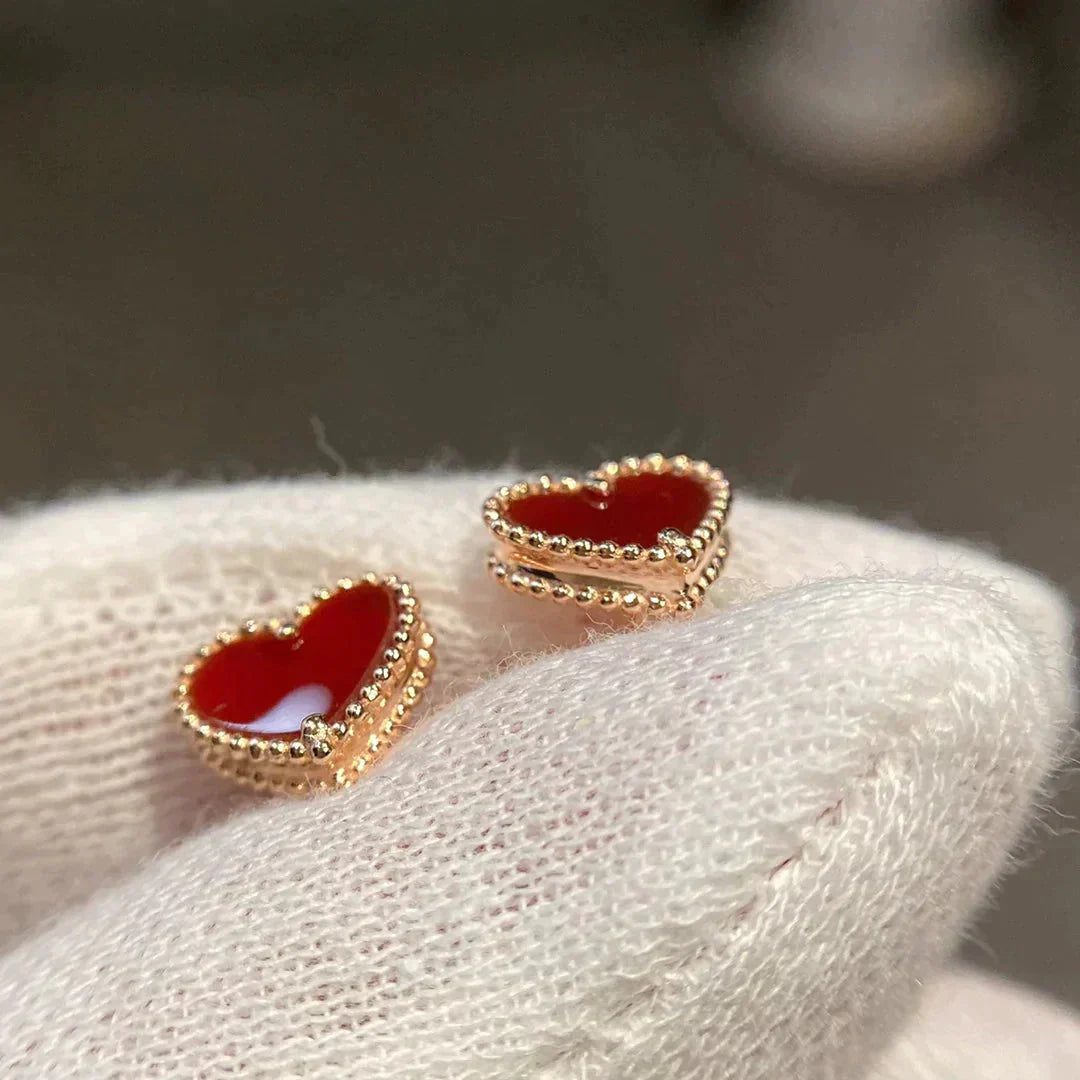 Van Cleef & Arpels HEART CARNELIAN STUD EARRINGS - Image 4
