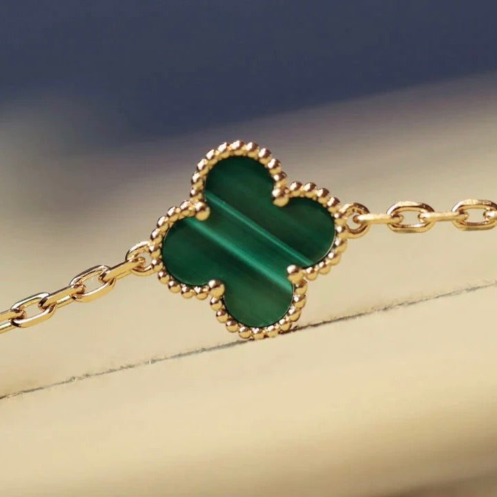 Van Cleef & Arpels CLOVER 20 MOTIFS MALACHITE GOLD - Image 3