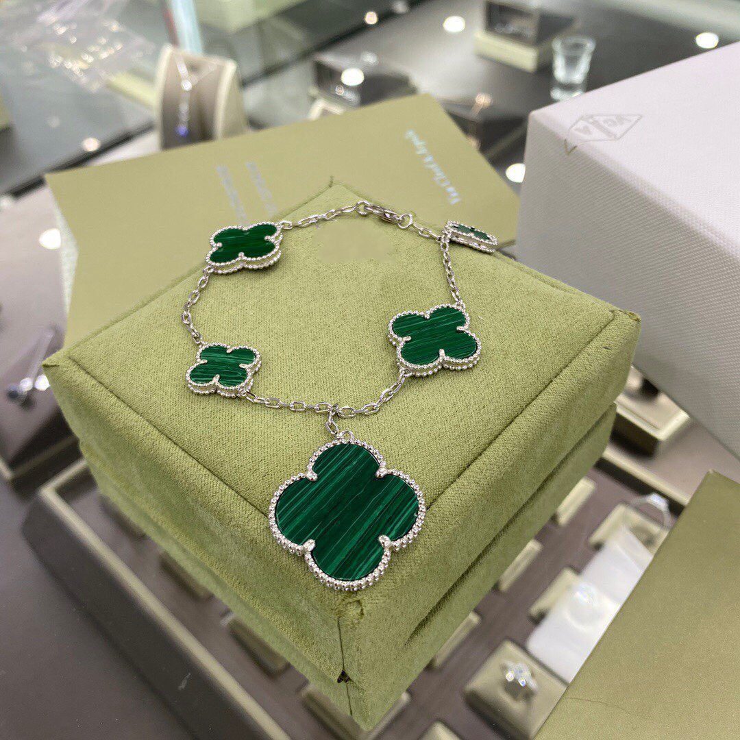 Van Cleef & Arpels CLOVER 5 MOTIFS SIVLER MALACHITE BRACELET - Image 4