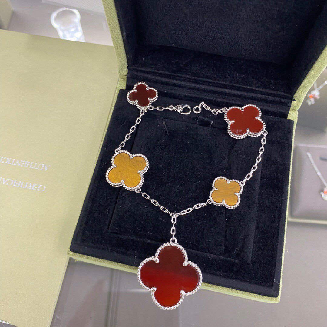 Van Cleef & Arpels CLOVER 5 MOTIFS SIVLER CARNELIAN TIGER EYE BRACELET - Image 2