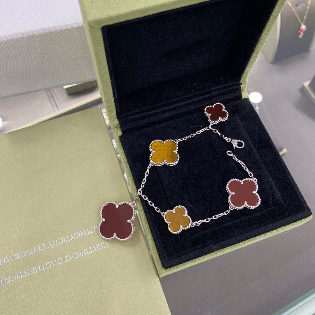 Van Cleef & Arpels CLOVER 5 MOTIFS SIVLER CARNELIAN TIGER EYE BRACELET - Image 3