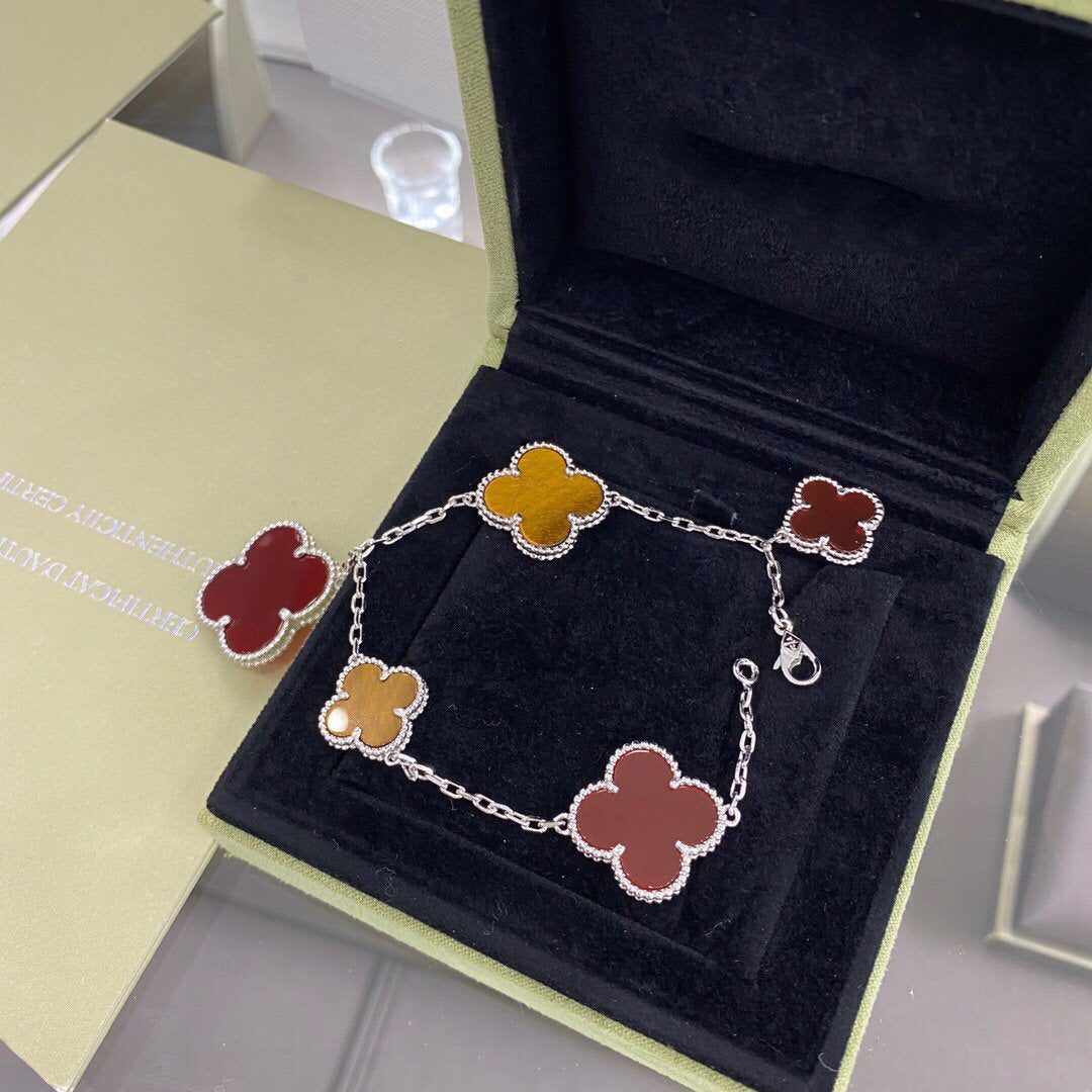 Van Cleef & Arpels CLOVER 5 MOTIFS SIVLER CARNELIAN TIGER EYE BRACELET - Image 4
