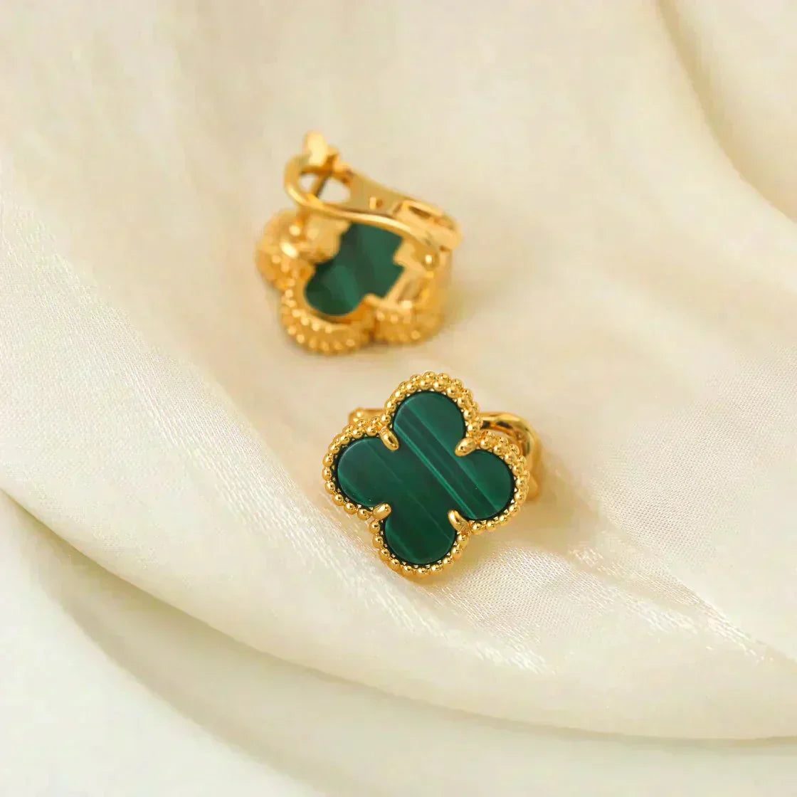 Van Cleef & Arpels CLOVER MEDIUM 1 MOTIFS MALACHITE EARRINGS - Image 11