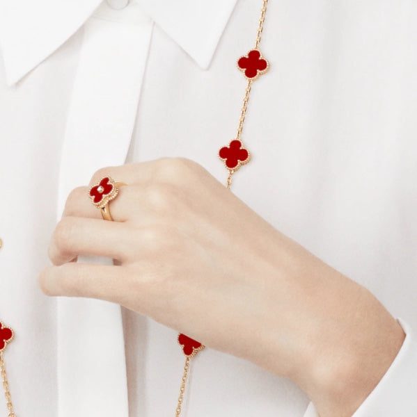 Van Cleef & Arpels CLOVER CARNELIAN RING ROSE GOLD DIAMOND - Image 3