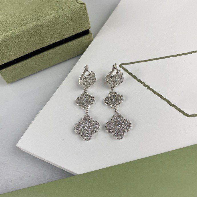 Van Cleef & Arpels CLOVER 3 MOTIF DIAMOND SILVER DROP EARRINGS - Image 3