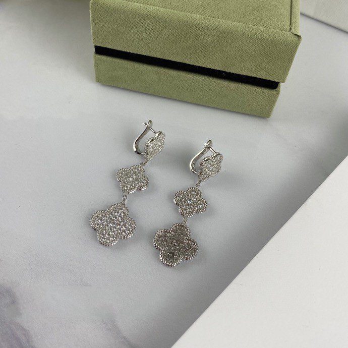 Van Cleef & Arpels CLOVER 3 MOTIF DIAMOND SILVER DROP EARRINGS - Image 5