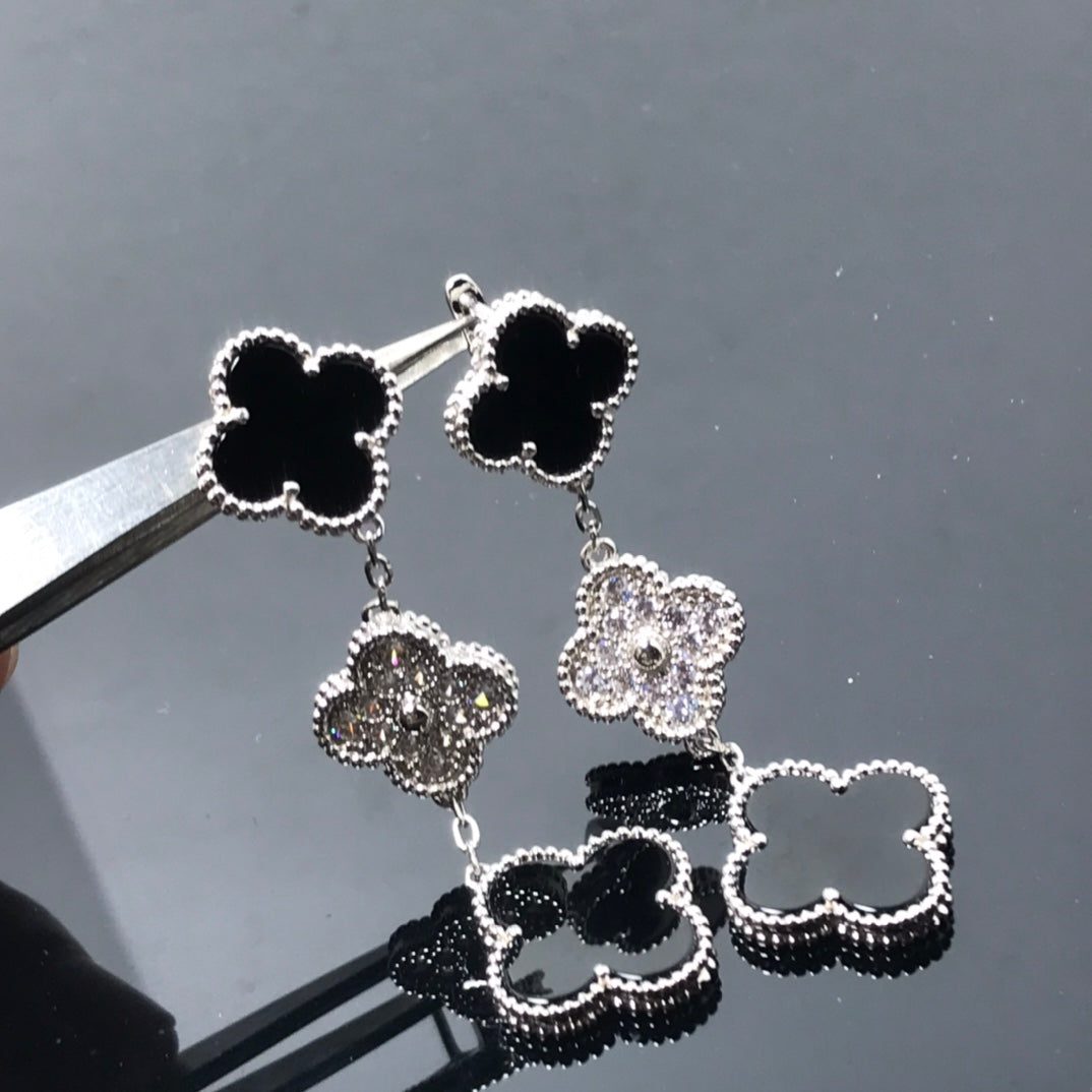 Van Cleef & Arpels CLOVER 3 MOTIF DIAMOND ONYX SILVER EARRINGS - Image 4