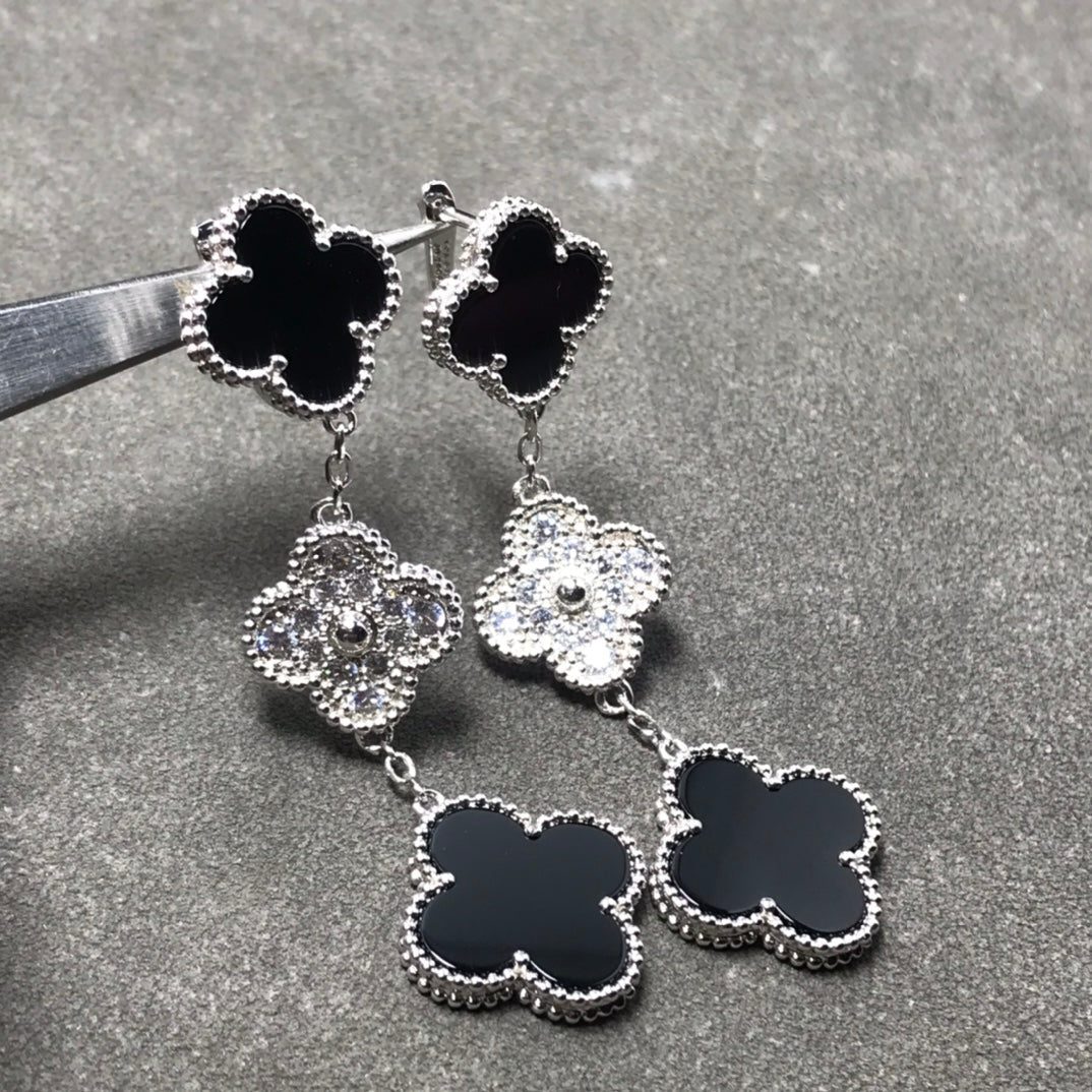 Van Cleef & Arpels CLOVER 3 MOTIF DIAMOND ONYX SILVER EARRINGS - Image 2