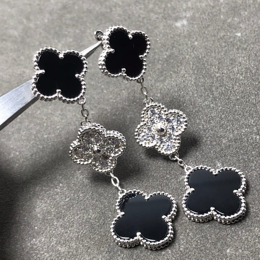 Van Cleef & Arpels CLOVER 3 MOTIF DIAMOND ONYX SILVER EARRINGS - Image 3
