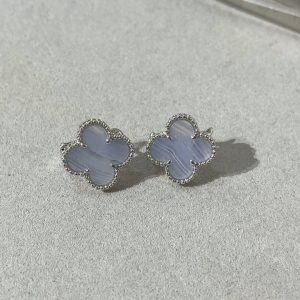 Van Cleef & Arpels CLOVER CHALCEDONY SILVER STUD EARRINGS