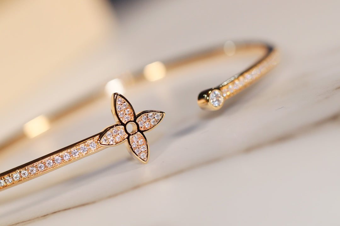 Louis Vuitton IDYLLE GOLD OPEN BRACELET DIAMOND PAVED - Image 7
