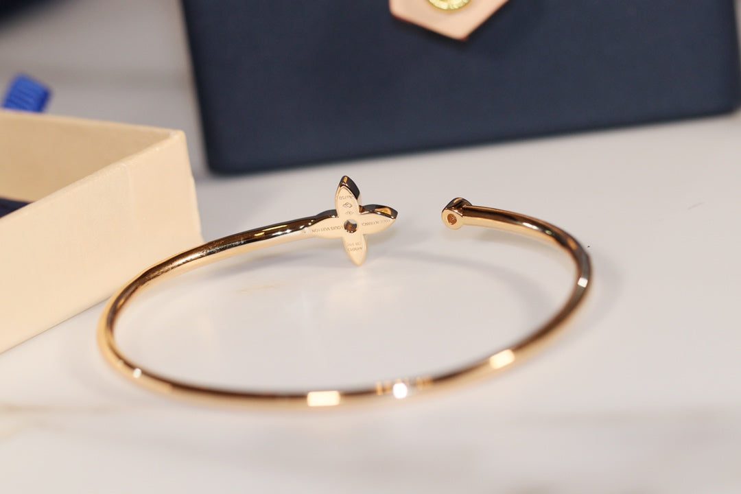 Louis Vuitton IDYLLE GOLD OPEN BRACELET DIAMOND PAVED - Image 8