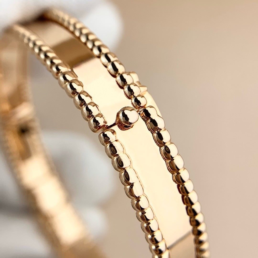 Van Cleef & Arpels CLOVER BRACELET ENGRAVING SERIES - Image 3