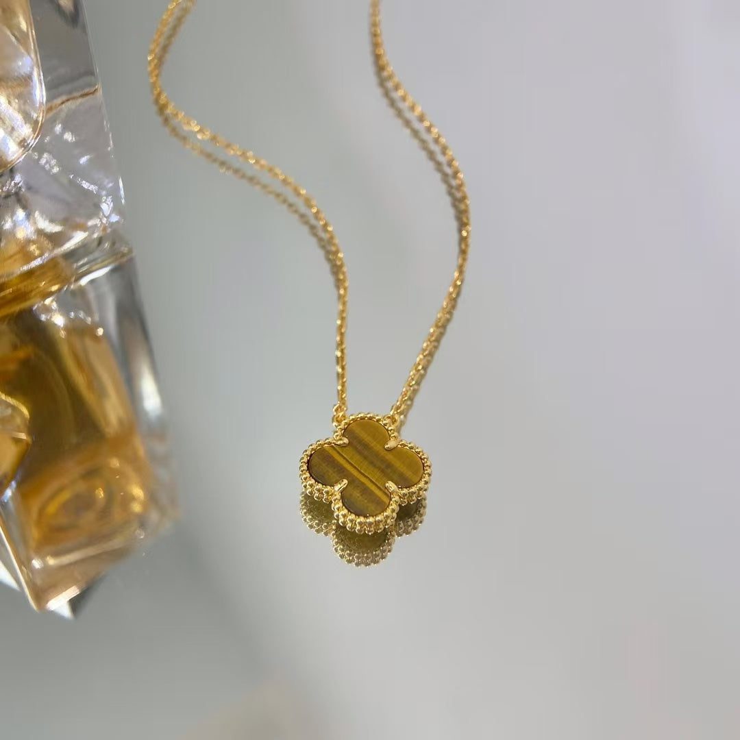 Van Cleef & Arpels CLOVER 15MM YELLOW TIGER'S EYE AGATE NECKLACE - Image 3