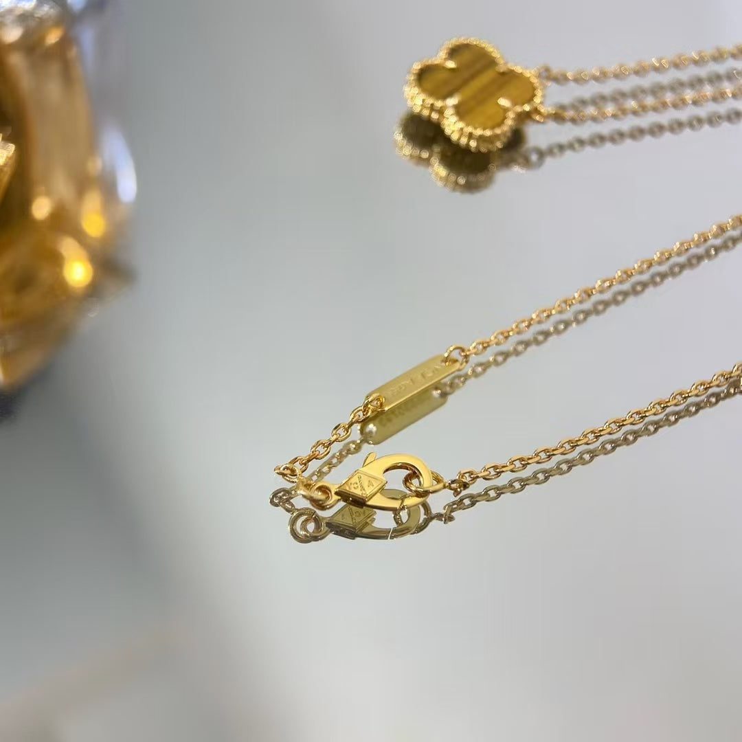 Van Cleef & Arpels CLOVER 15MM YELLOW TIGER'S EYE AGATE NECKLACE - Image 4