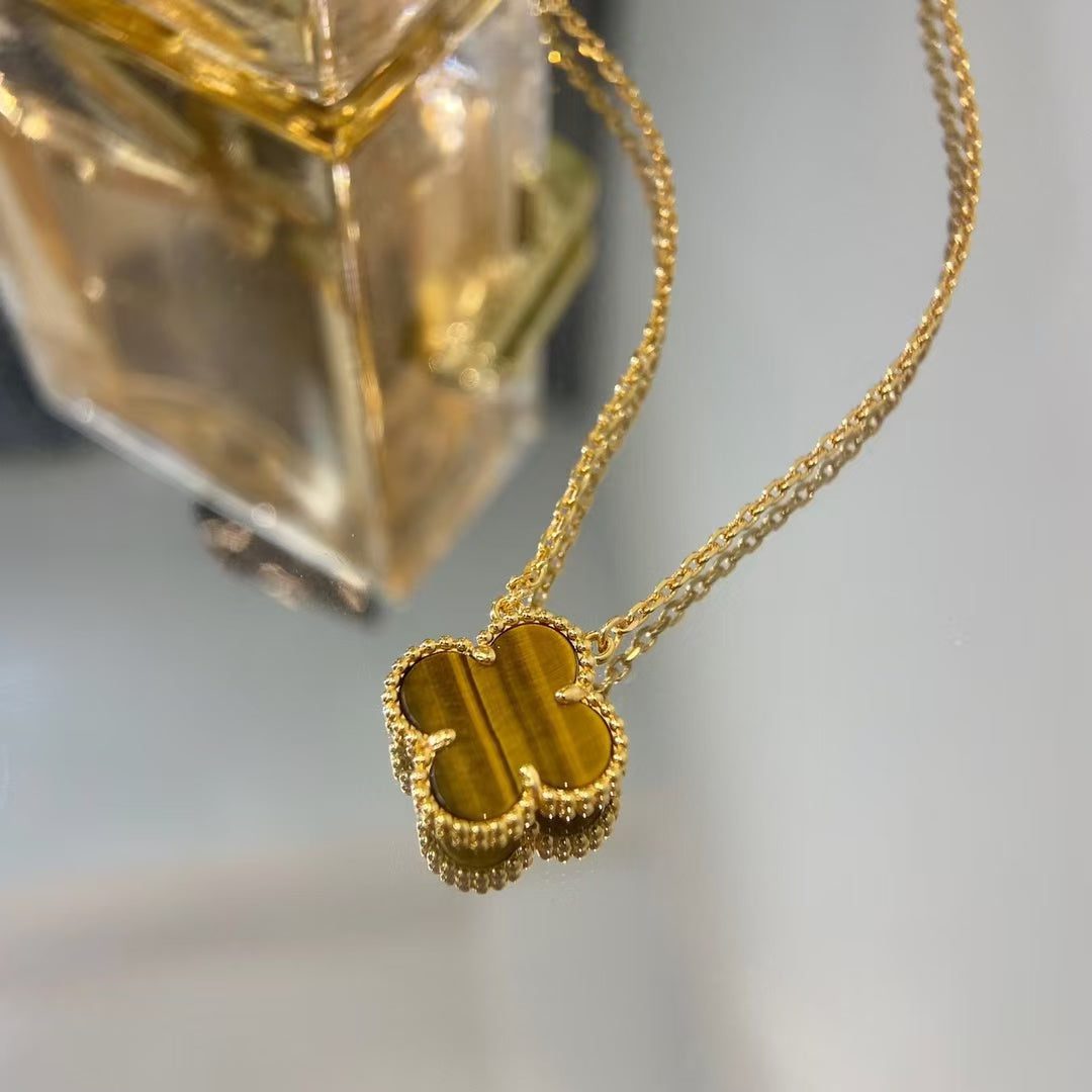 Van Cleef & Arpels CLOVER 15MM YELLOW TIGER'S EYE AGATE NECKLACE - Image 2