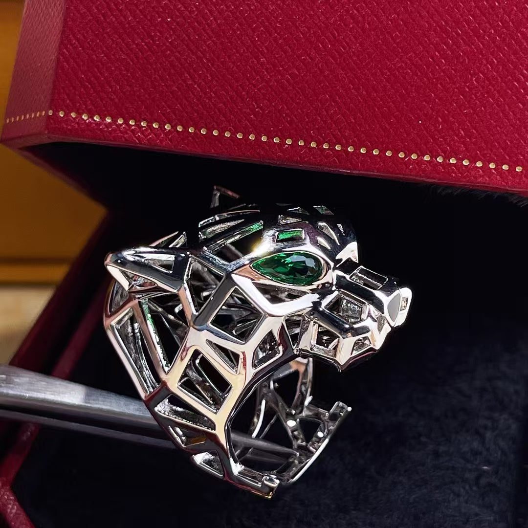 CartierHOLLOW LEOPARD HEAD RING - Image 5