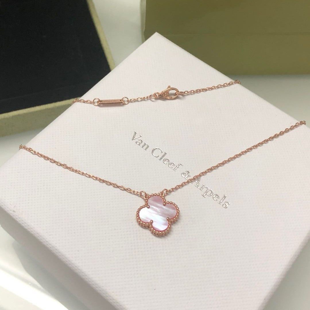 Van Cleef & Arpels CLOVER 15MM PINK MOTHER-OF-PEARL NECKLACE - Image 3
