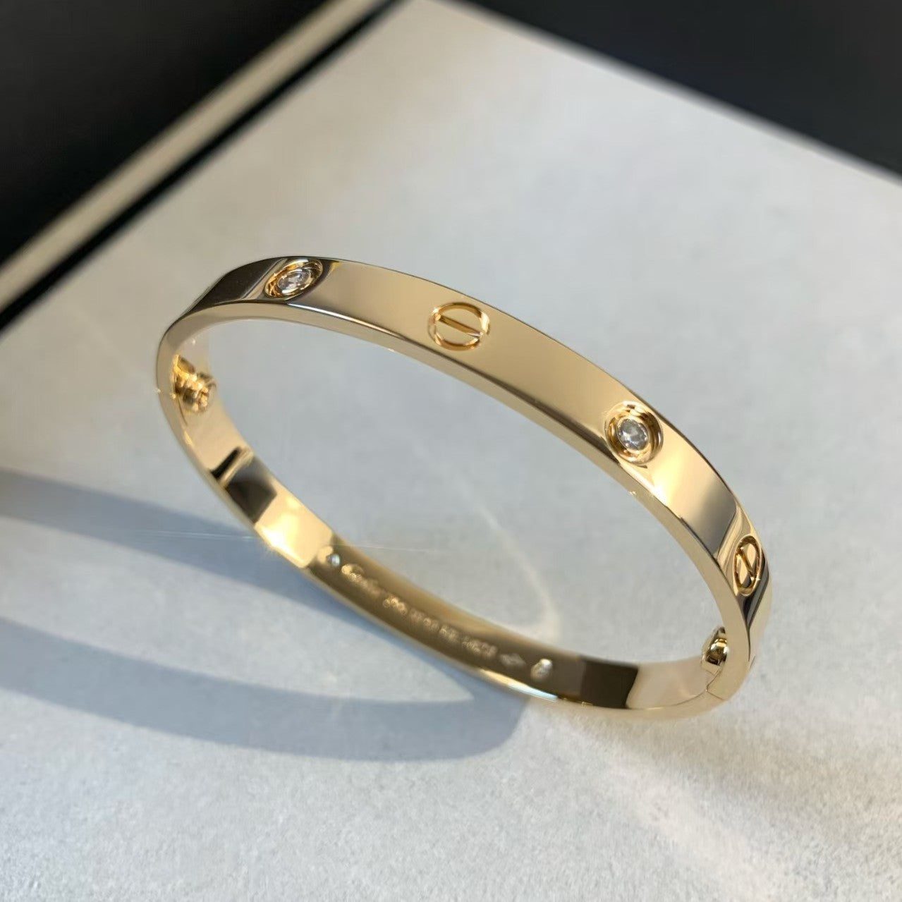 Cartier LOVE BRACELET 6.1MM 4 DIAMONDS - Image 6