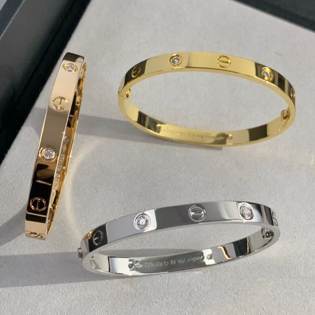Cartier LOVE BRACELET 6.1MM 4 DIAMONDS - Image 7