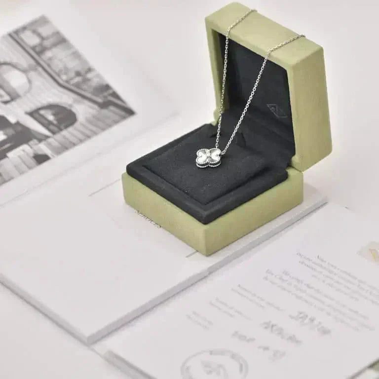 Van Cleef & Arpels CLOVER 15MM DIAMOND LASER NECKLACE SILVER - Image 6