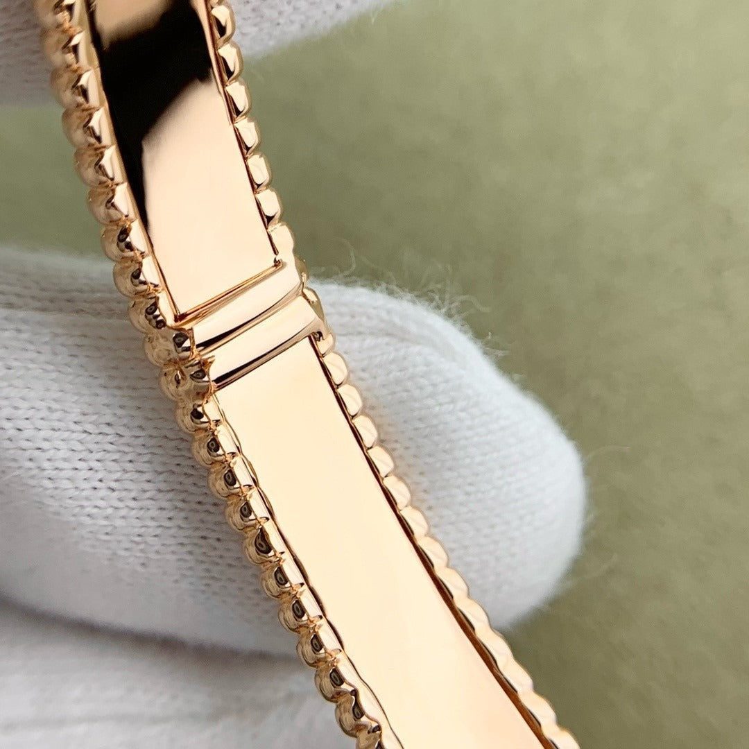 Van Cleef & Arpels CLOVER BRACELET ENGRAVING SERIES - Image 5