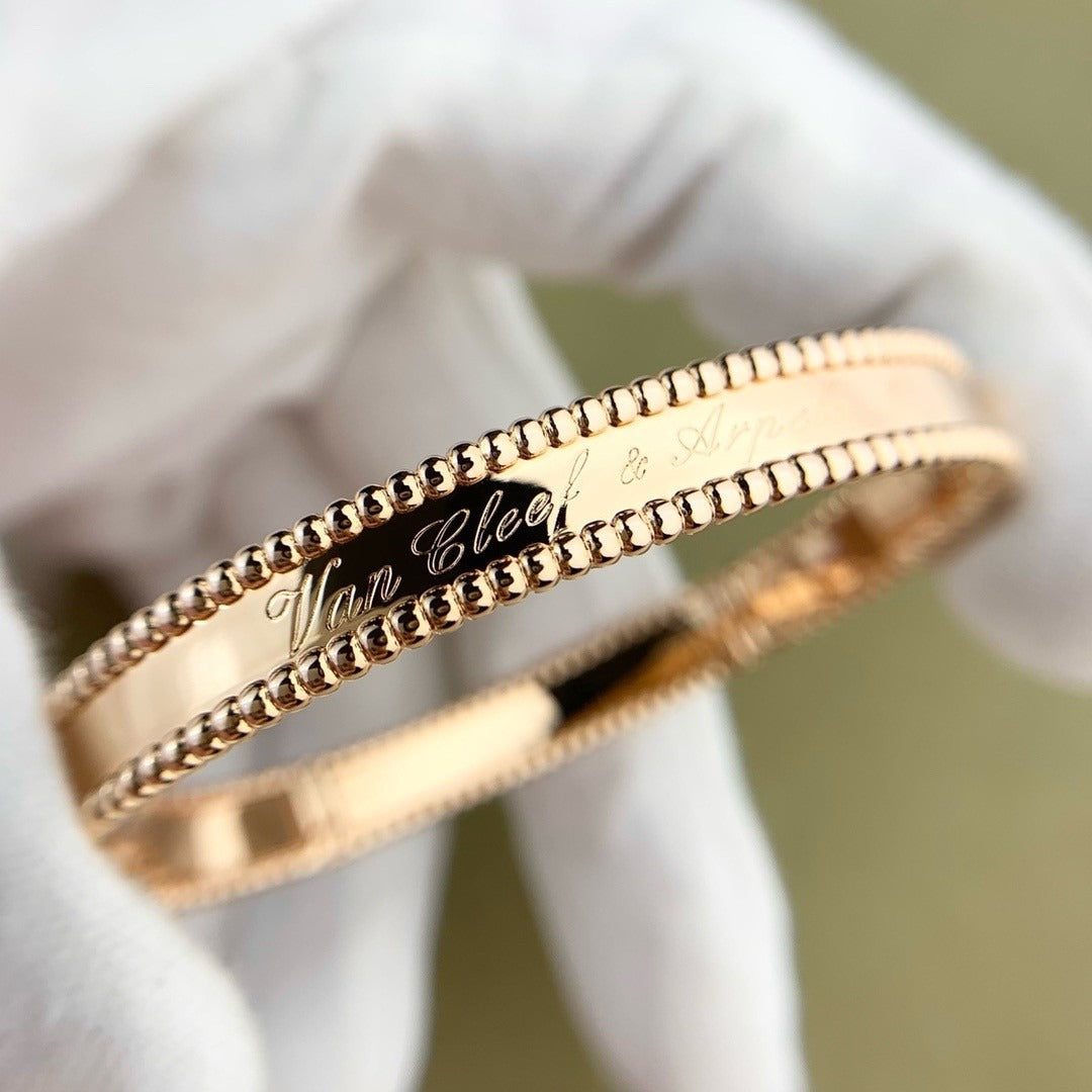 Van Cleef & Arpels CLOVER BRACELET ENGRAVING SERIES - Image 6