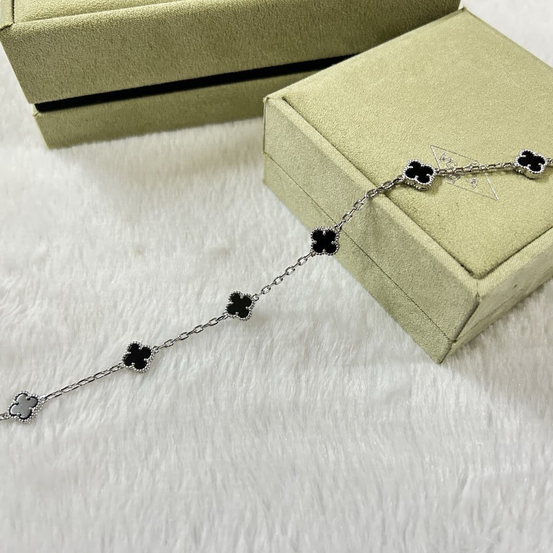 Van Cleef & Arpels CLOVER 6 MOTIF ONYXS BRACELET - Image 5