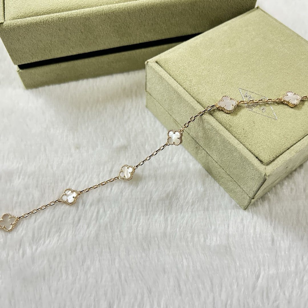 Van Cleef & Arpels CLOVER 6 MOTIF WHITE MOP BRACELET - Image 4