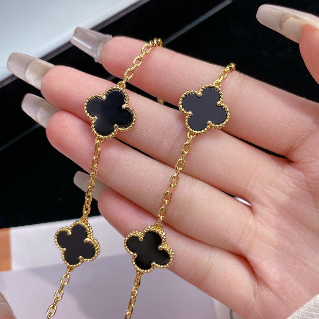 Van Cleef & Arpels CLOVER 10 MOTIFS ONYX NECKLACE - Image 2