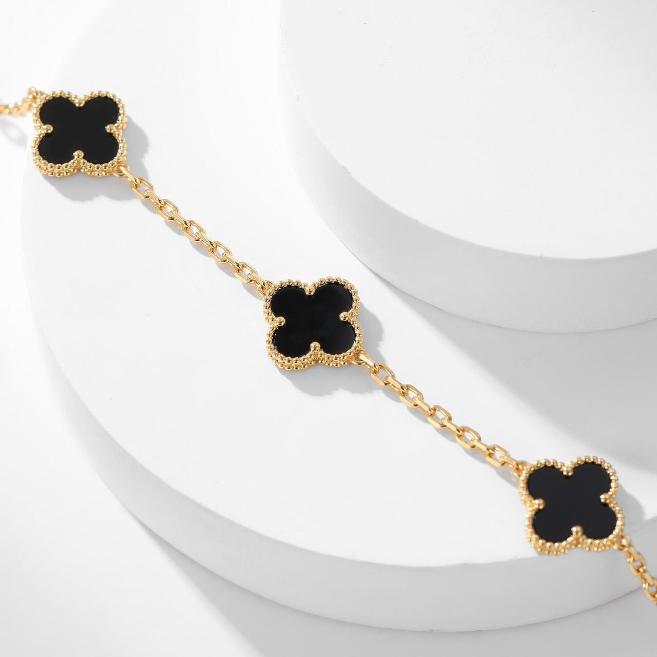 Van Cleef & Arpels CLOVER 10 MOTIFS ONYX NECKLACE - Image 3