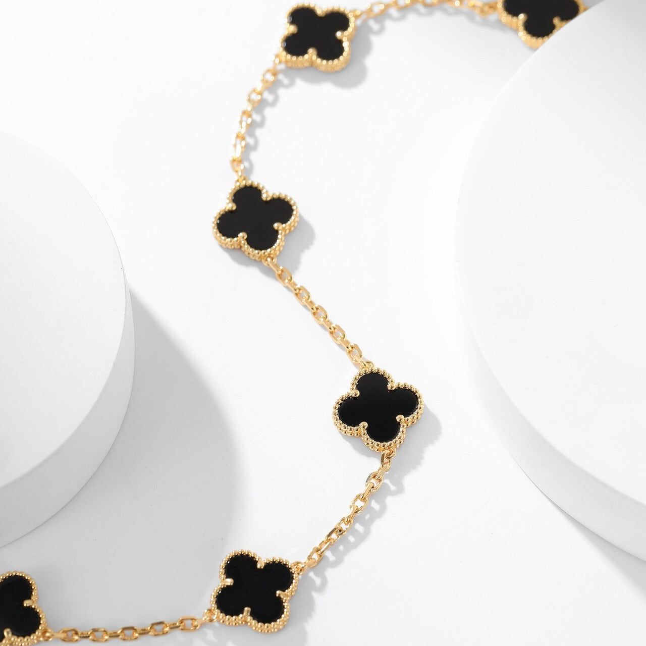 Van Cleef & Arpels CLOVER 10 MOTIFS ONYX NECKLACE - Image 4