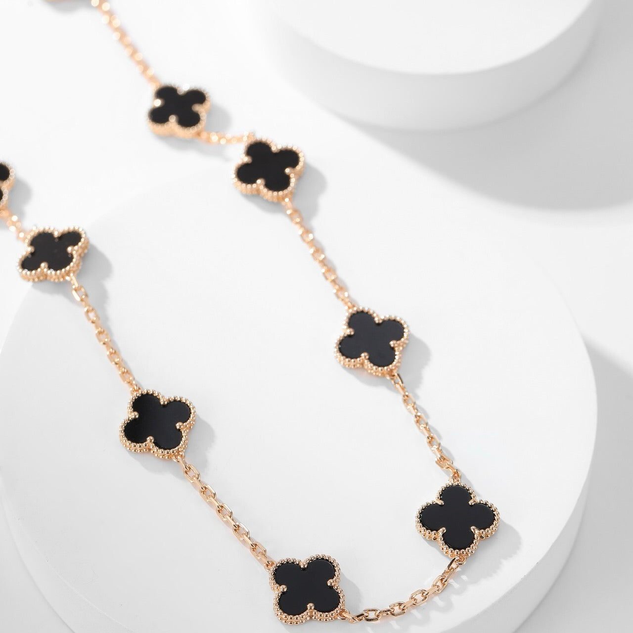 Van Cleef & Arpels CLOVER 10 MOTIFS ONYX NECKLACE - Image 12