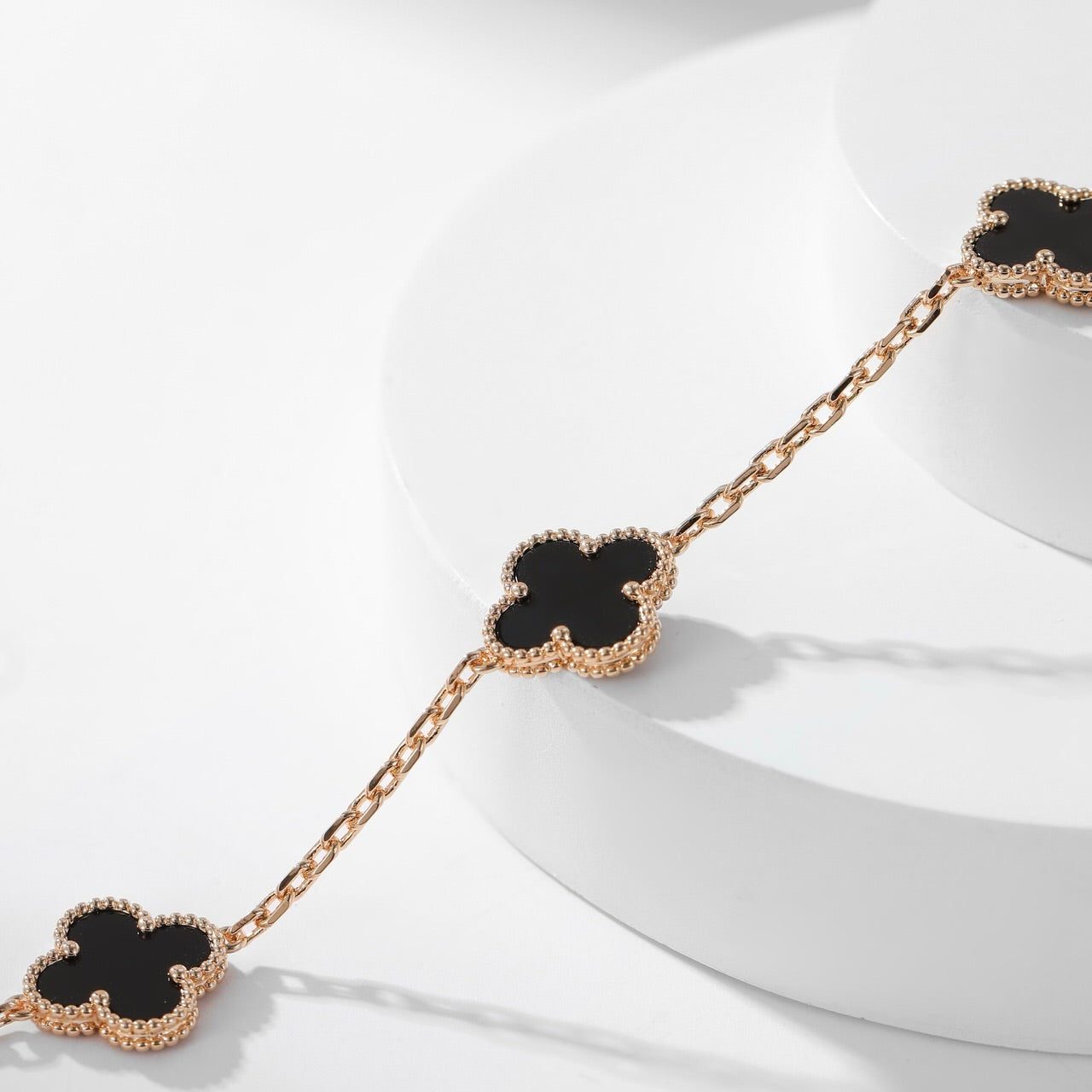 Van Cleef & Arpels CLOVER 10 MOTIFS ONYX NECKLACE - Image 14