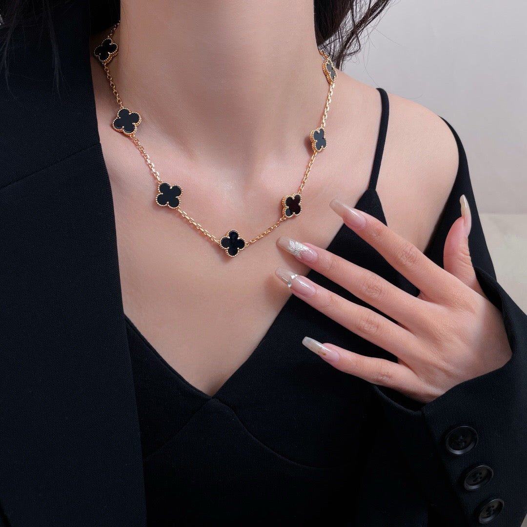 Van Cleef & Arpels CLOVER 10 MOTIFS ONYX NECKLACE - Image 18