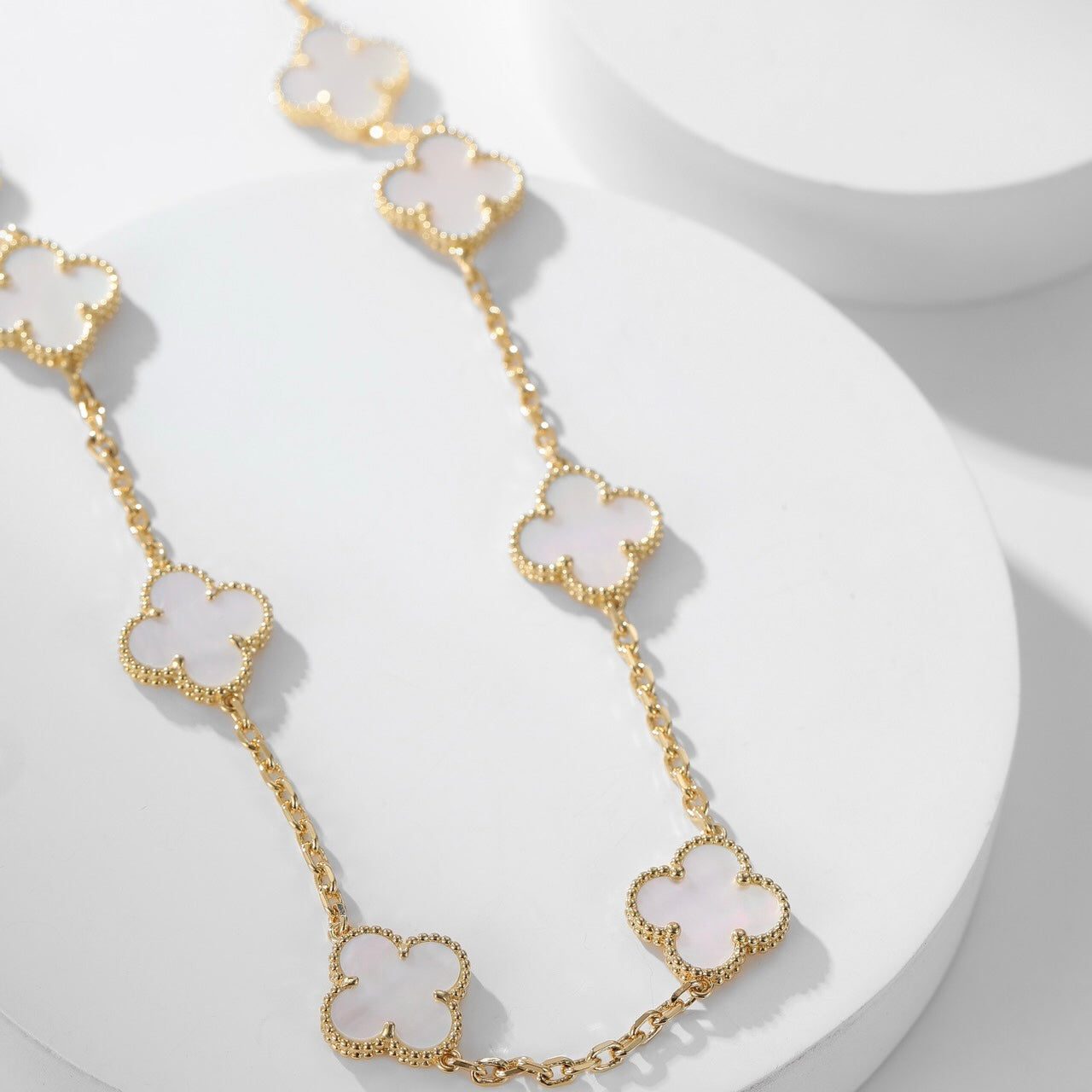 Van Cleef & Arpels CLOVER 10 MOTIFS WHITE MOTHER OF PEARL NECKLACE - Image 4