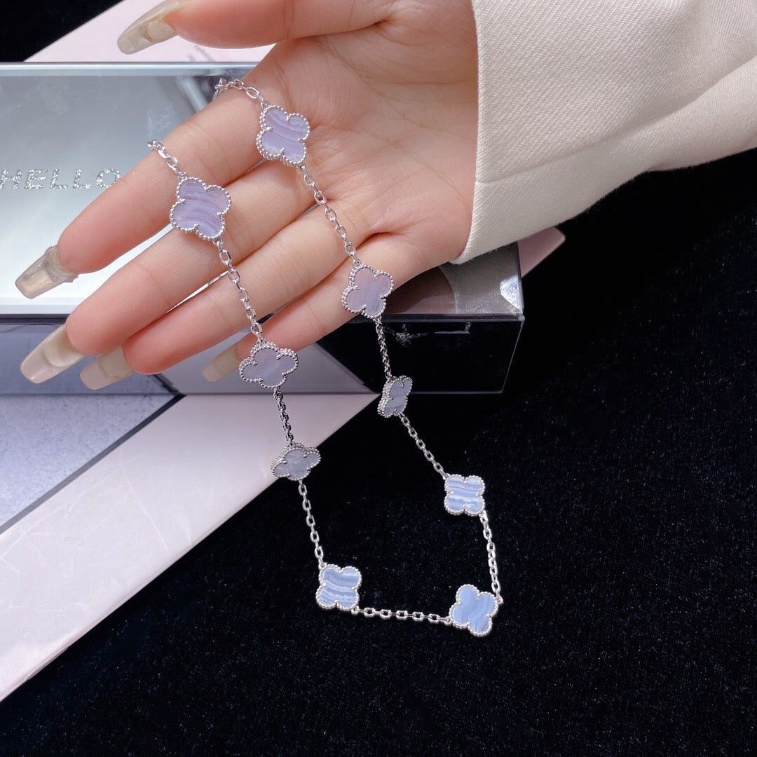 Van Cleef & Arpels CLOVER 10 MOTIFS PURPLE CHALCEDONY NECKLACE - Image 5