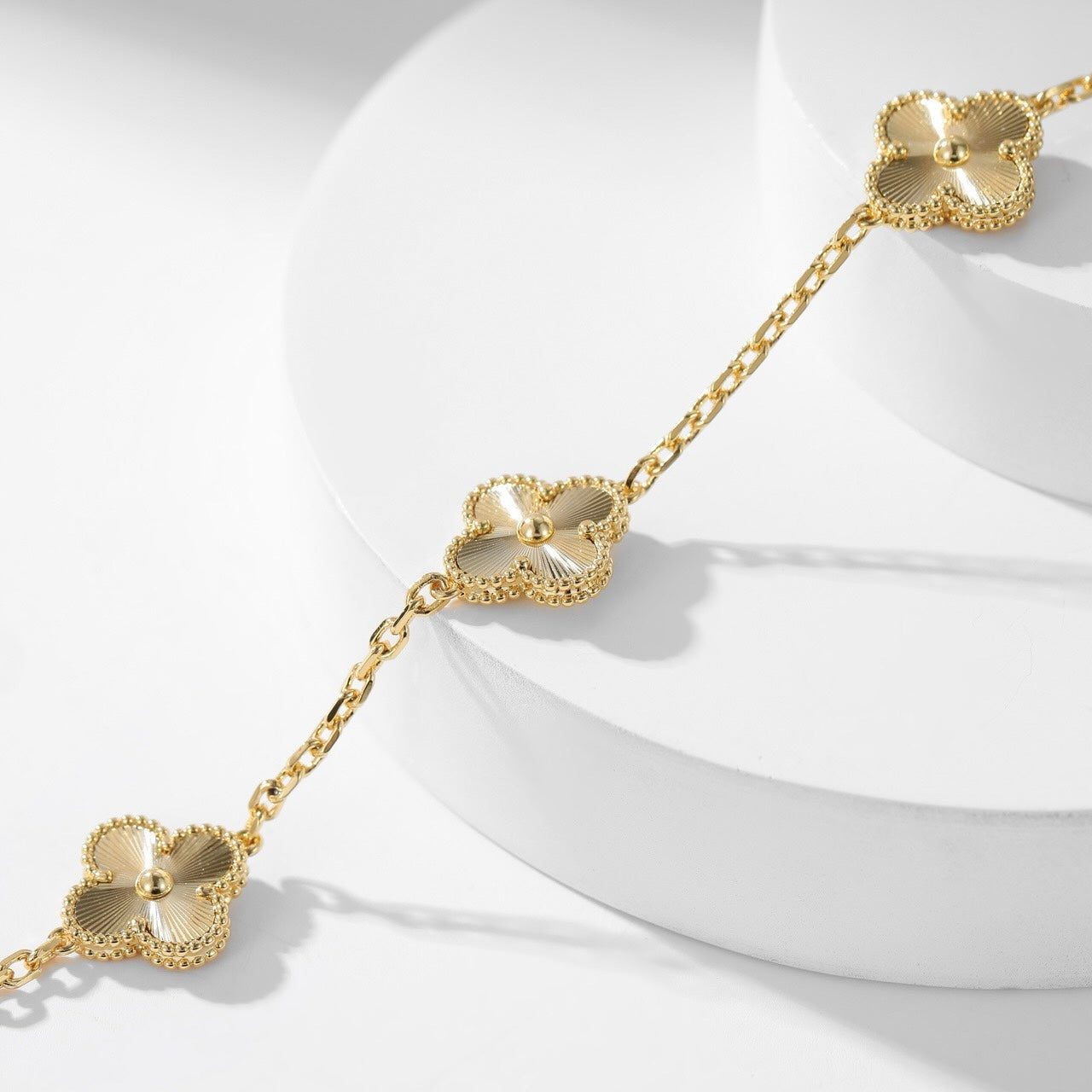 Van Cleef & Arpels CLOVER 10 MOTIFS LASER NECKLACE - Image 6