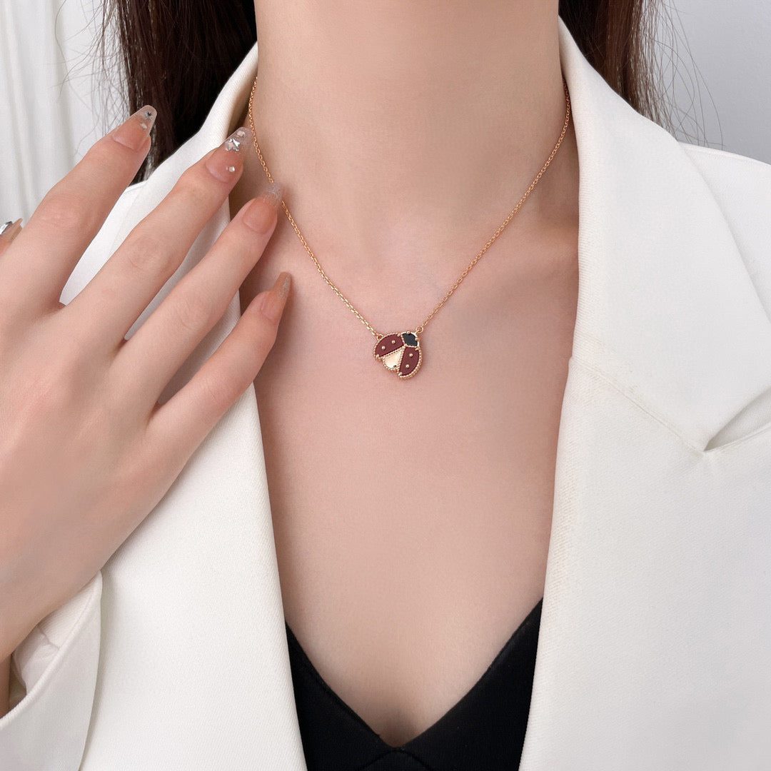 Van Cleef & Arpels LUCKY CARNELIANS LADYBUG NECKLACE - Image 2