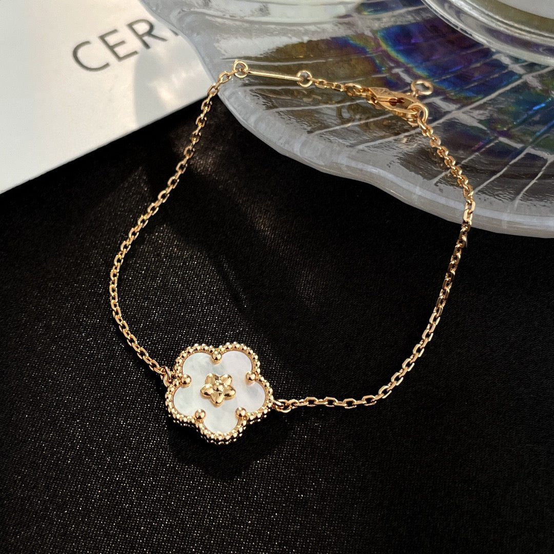 Van Cleef & Arpels LUCKY WHITE MOP PLUM BLOSSOM BRACELET - Image 2