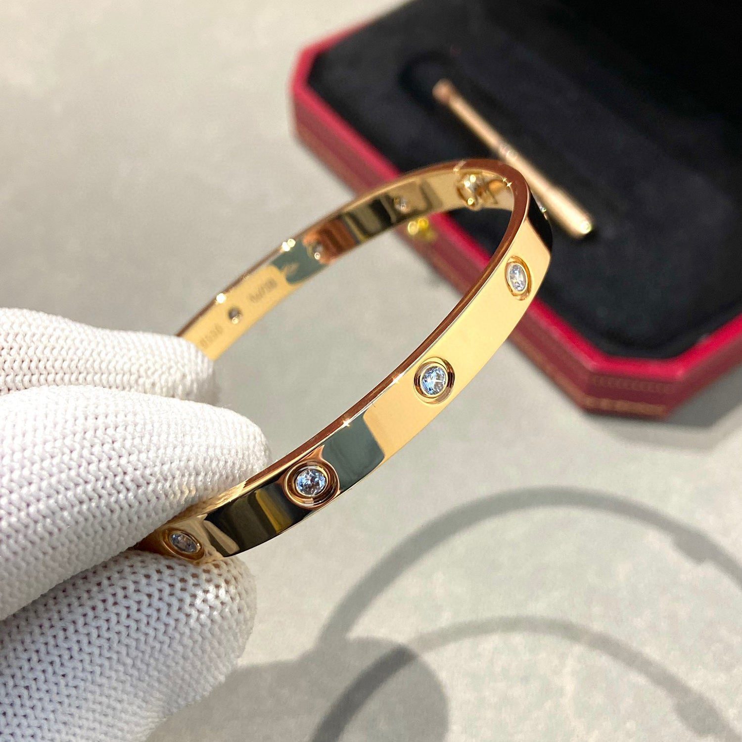 Cartier LOVE BRACELET 6.1MM 10 DIAMONDS - Image 13